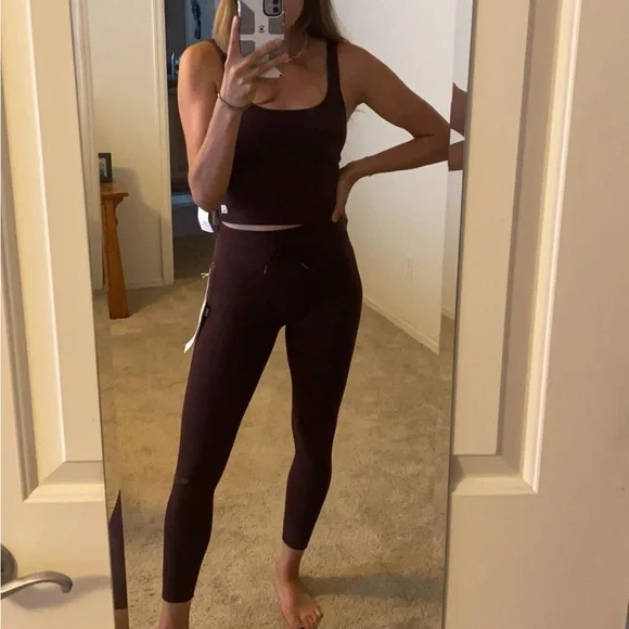 Vuori Burgundy Activewear Crop Tank and Leggings Set - Picture 6 of 6